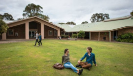 チャールズ ダーウィン大学 Charles Darwin University チャールズ ダーウィン大学 Charles Darwin University